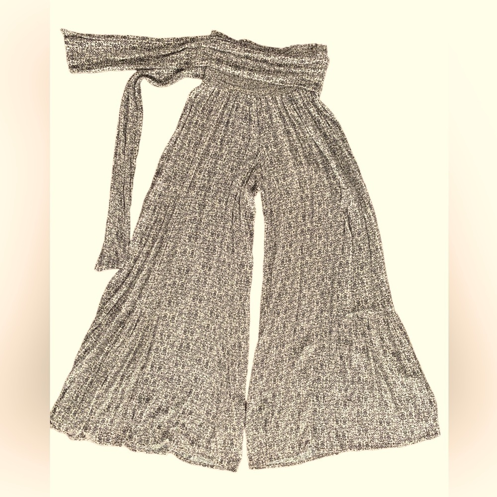 Final Touch Women’s M wide leg pants -never worn